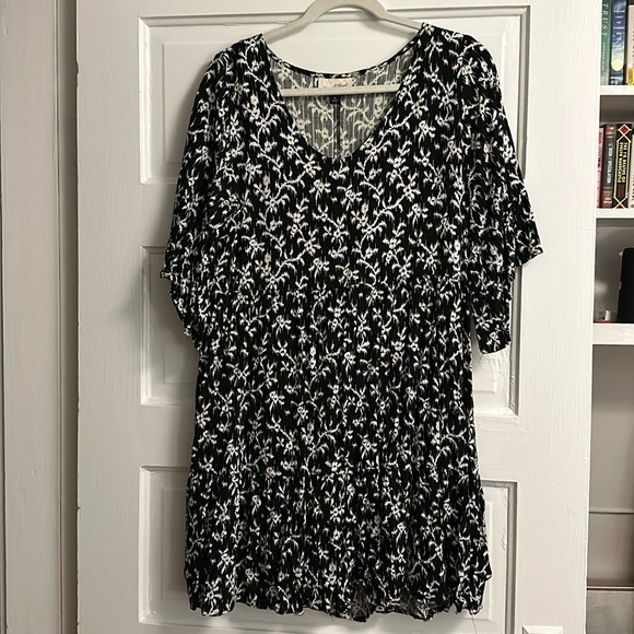 Universal Thread Dress - Picture 3 of 7